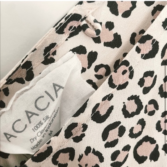 ACACIA - Picture 2 of 4